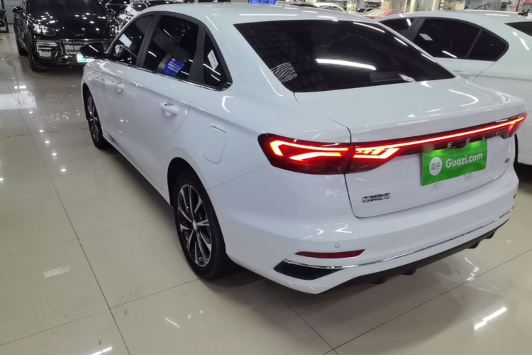 GEELY Emgrand 2025 #5 GEELY Emgrand 2025 car image #5
