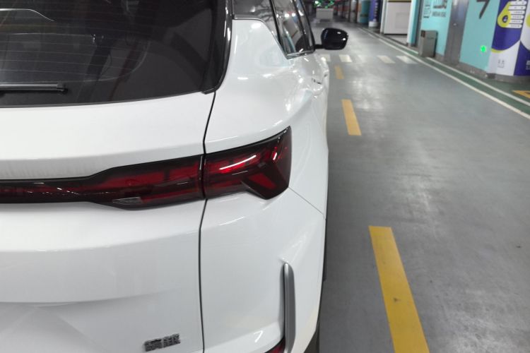 GEELY Coolray 2025 car image #8