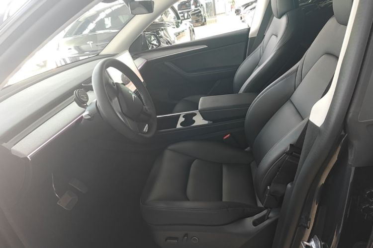 Tesla Model Y 2024 #15 Tesla Model Y 2024 car image #15