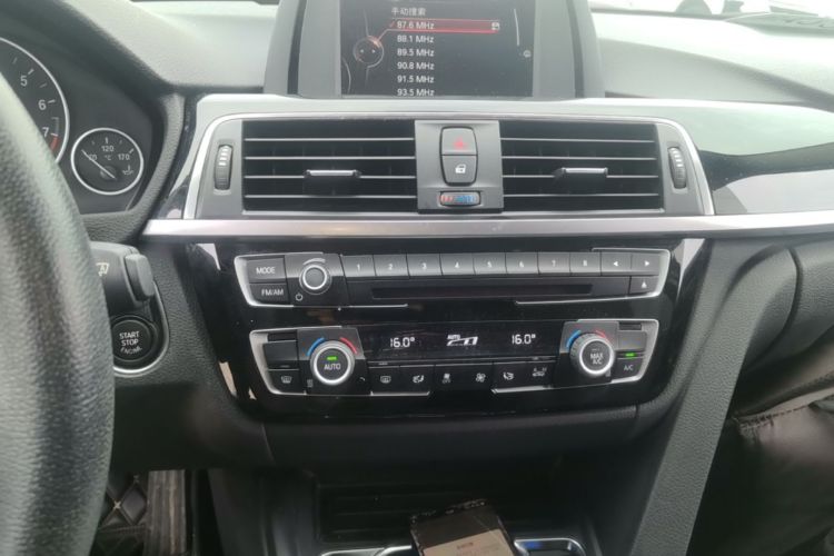 BMW 3 Series 2017 #13 BMW 3 Series 2017 car image #13