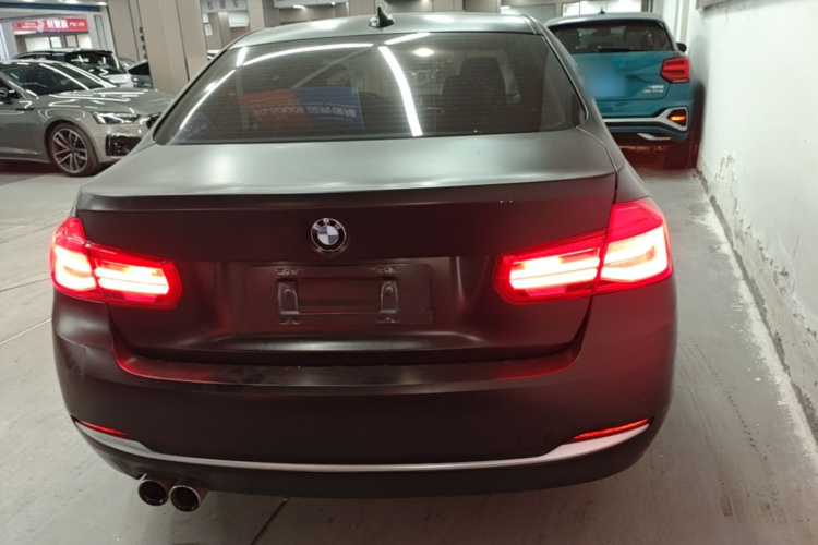 BMW 3 Series 2019 car image #6