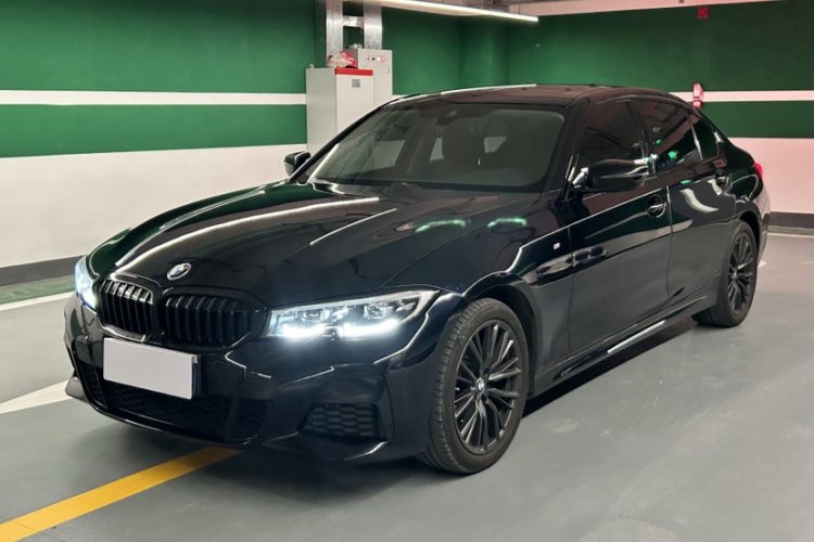 BMW 3 Series 2022 car image #2