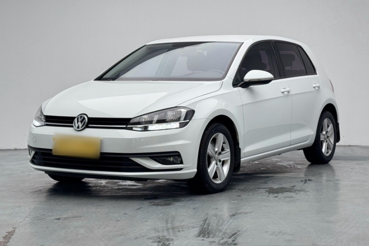 Volkswagen Golf 2018 car image #2