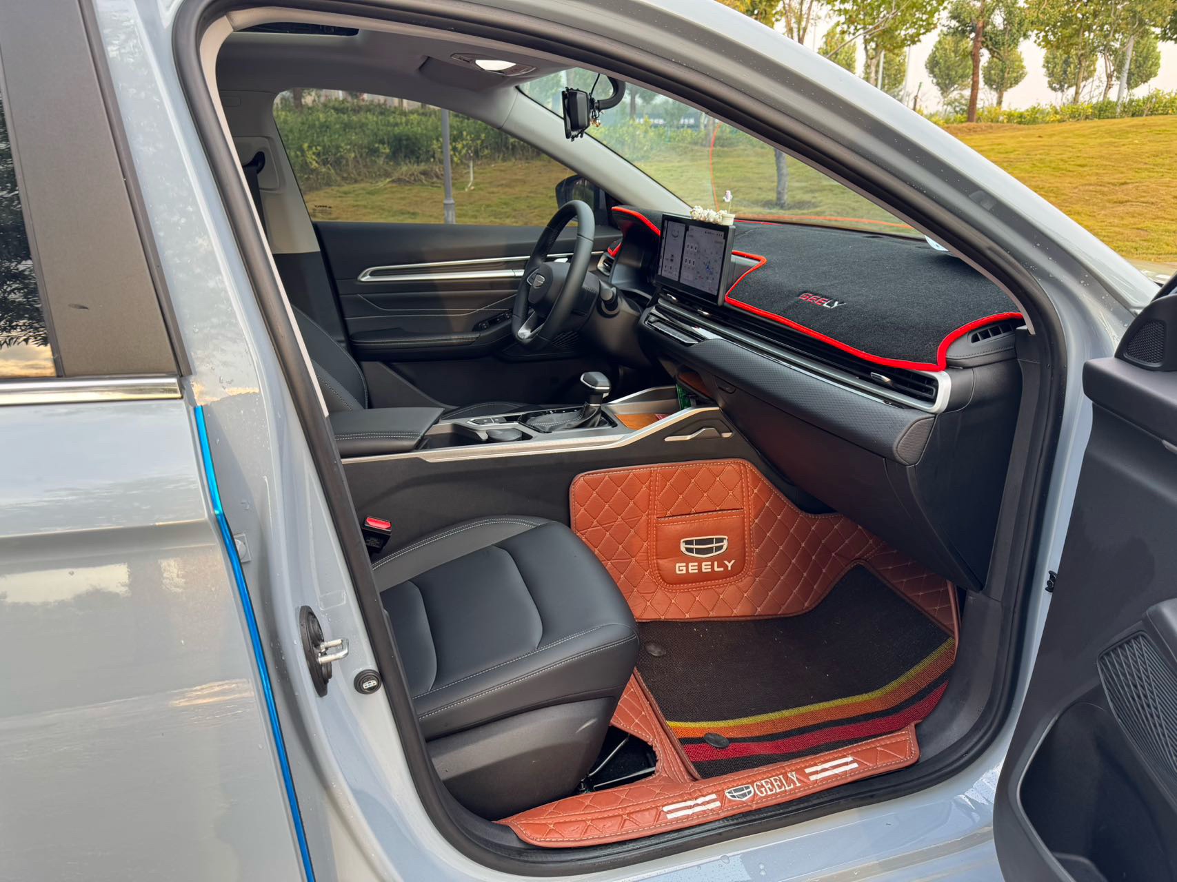 GEELY Emgrand 2025 immagine di auto #13