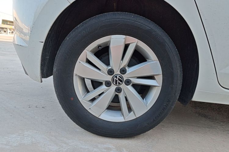 Volkswagen Polo 2024 car image #10