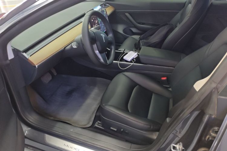 Tesla Model 3 2020 car image #15