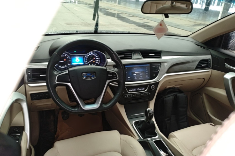 GEELY Emgrand 2018 car image #11