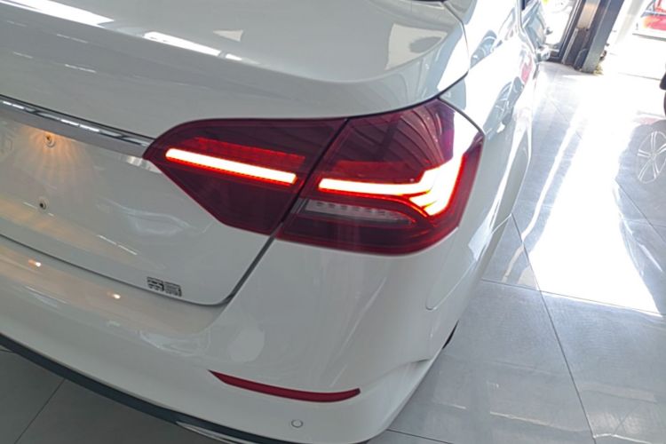 GEELY Emgrand 2021 immagine di auto #8