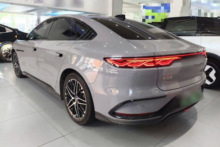 BYD Han 2025 car image #5