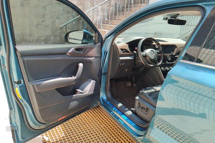 Volkswagen Tharu 2020 car image #18