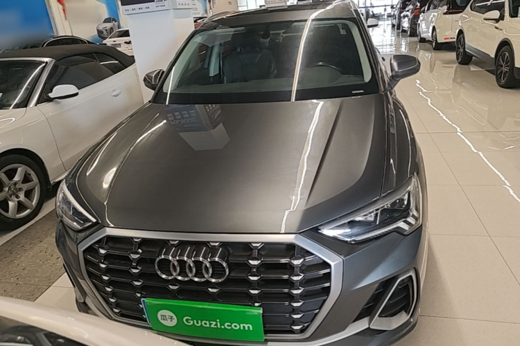 Audi Q3 2021 car image #3