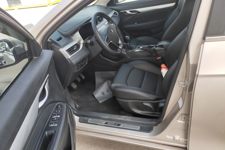 GEELY Emgrand 2018 car image #15