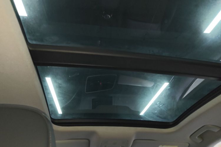 Audi Q3 2018 car image #18
