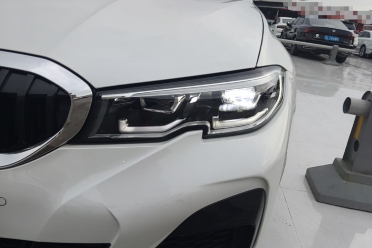 BMW 3 Series 2022 car image #23