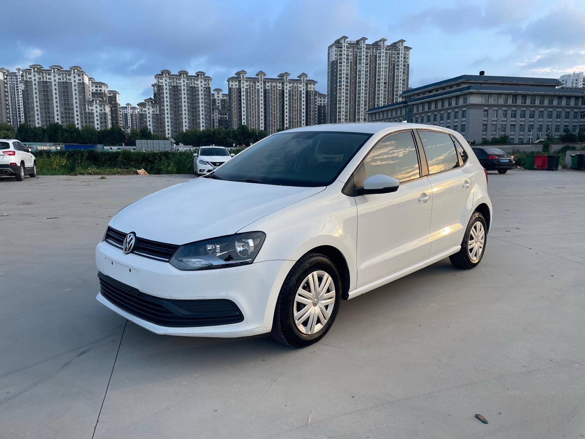 Volkswagen Polo 2018 Volkswagen Polo 2018 car image