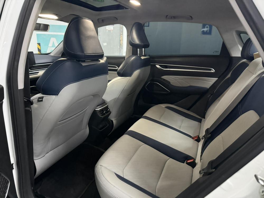 GEELY Emgrand 2022 car image #16