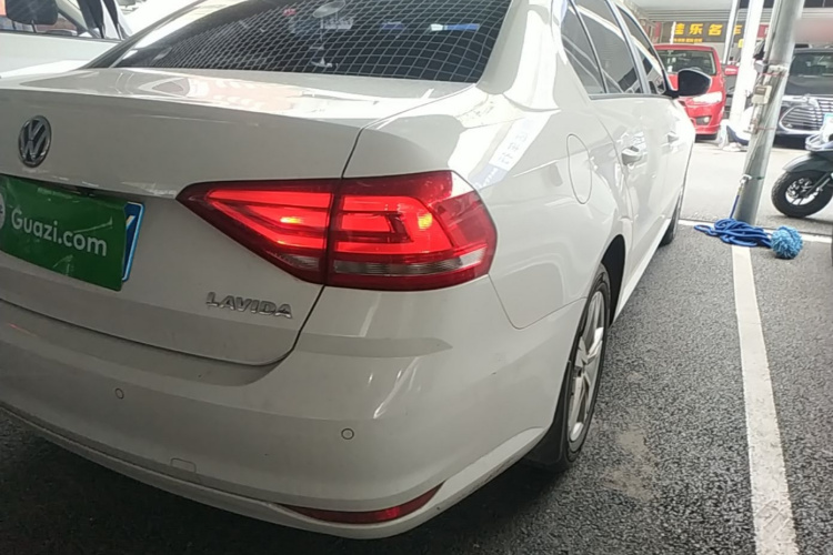 Volkswagen Lavida 2018 صورة سيارة #8