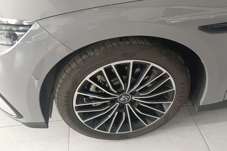 BYD Han 2025 car image #9