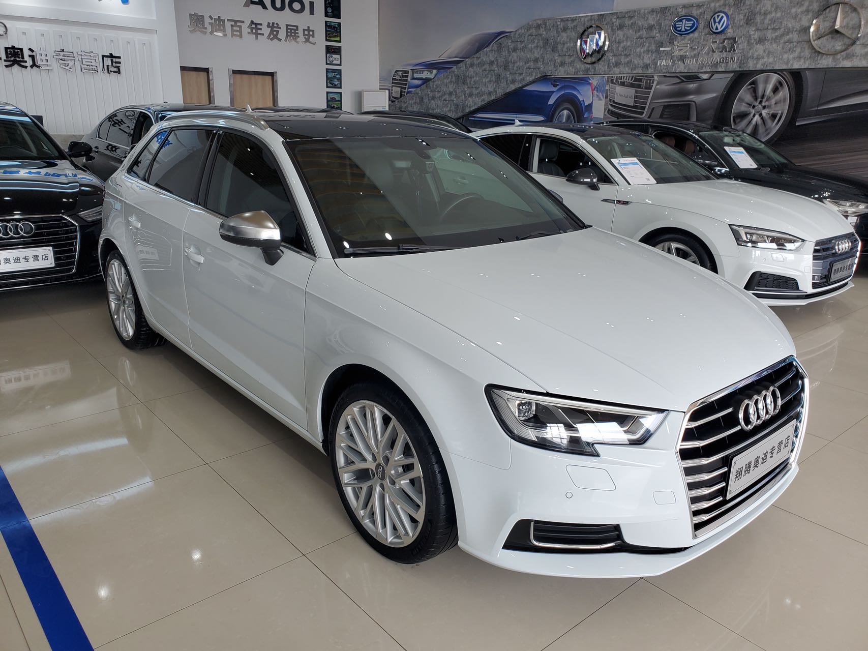 Audi A3 2018 car image #3
