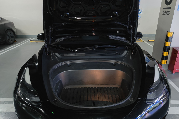 Tesla Model 3 2022 car image #22
