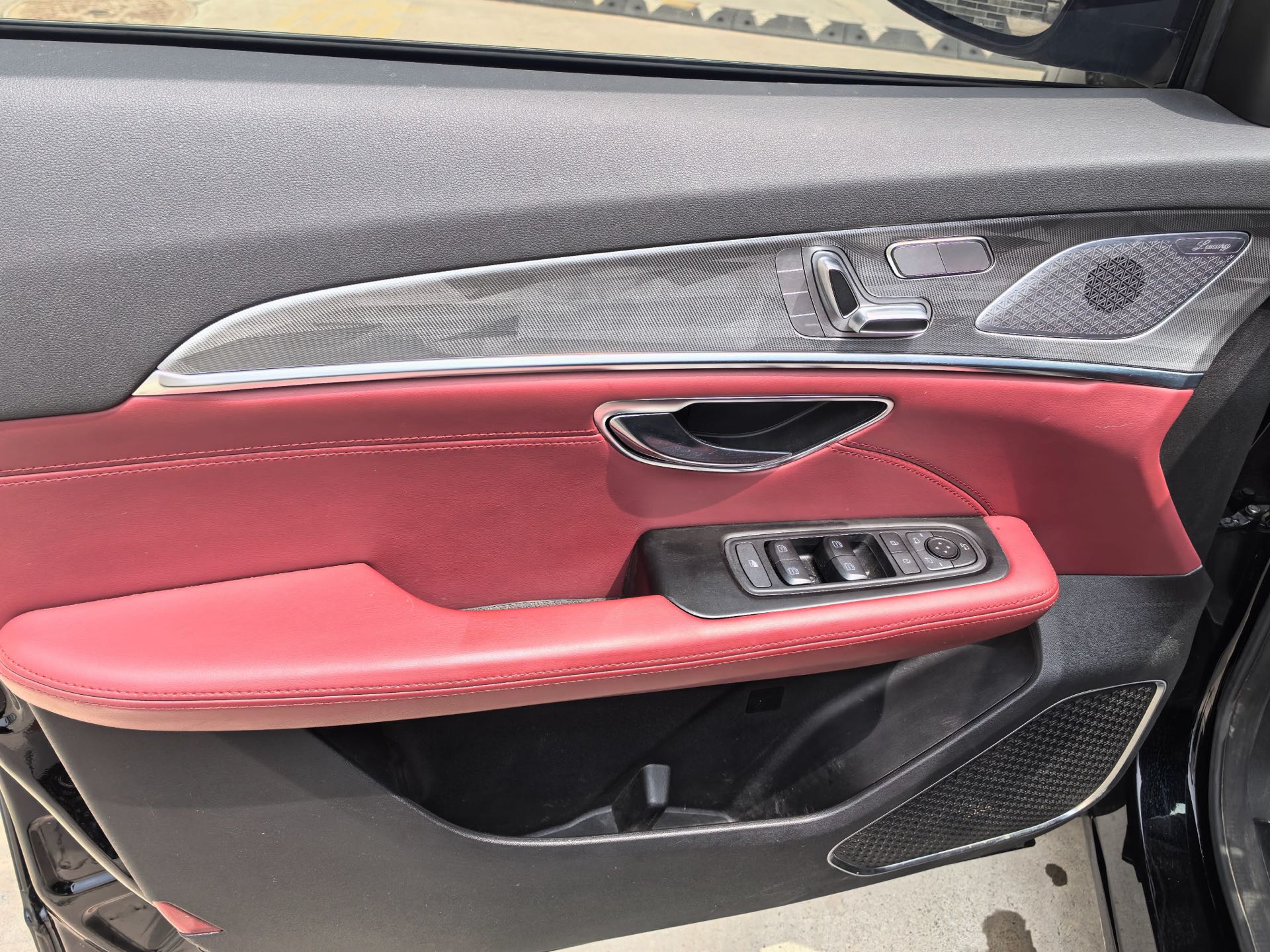 Jetour X70 PLUS 2023 car image #6