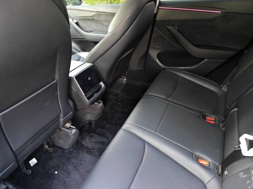 Tesla Model Y 2025 #7 Tesla Model Y 2025 car image #7