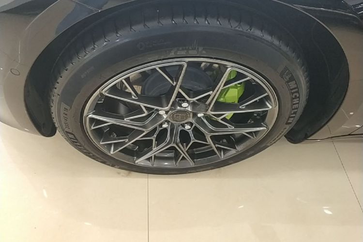 Tesla Model 3 2023 car image #9