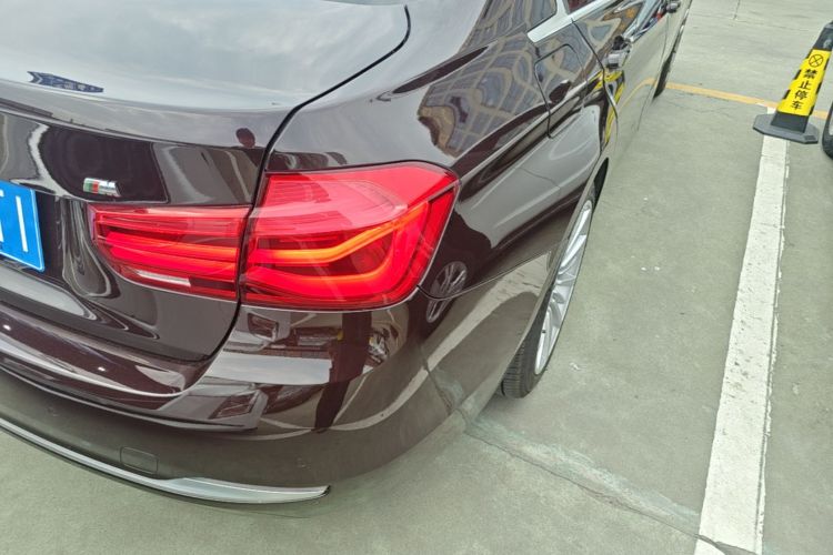 BMW 3 Series 2018 #8 BMW 3 Series 2018 car image #8