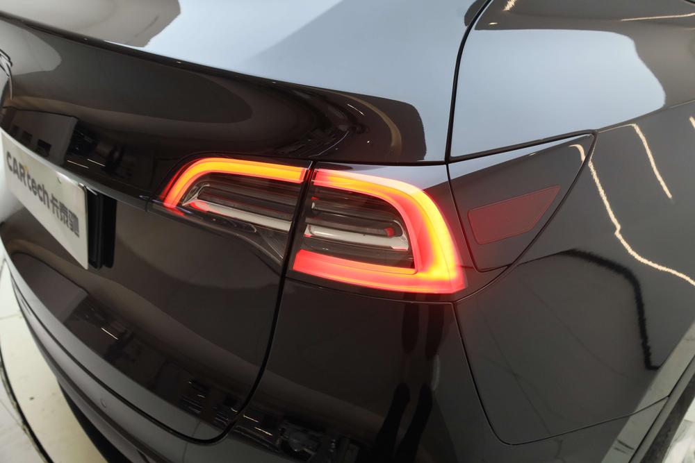 Tesla Model Y 2023 #9 Tesla Model Y 2023 car image #9