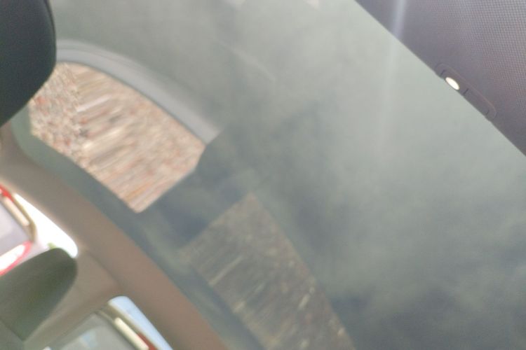 Tesla Model Y 2025 immagine di auto #16