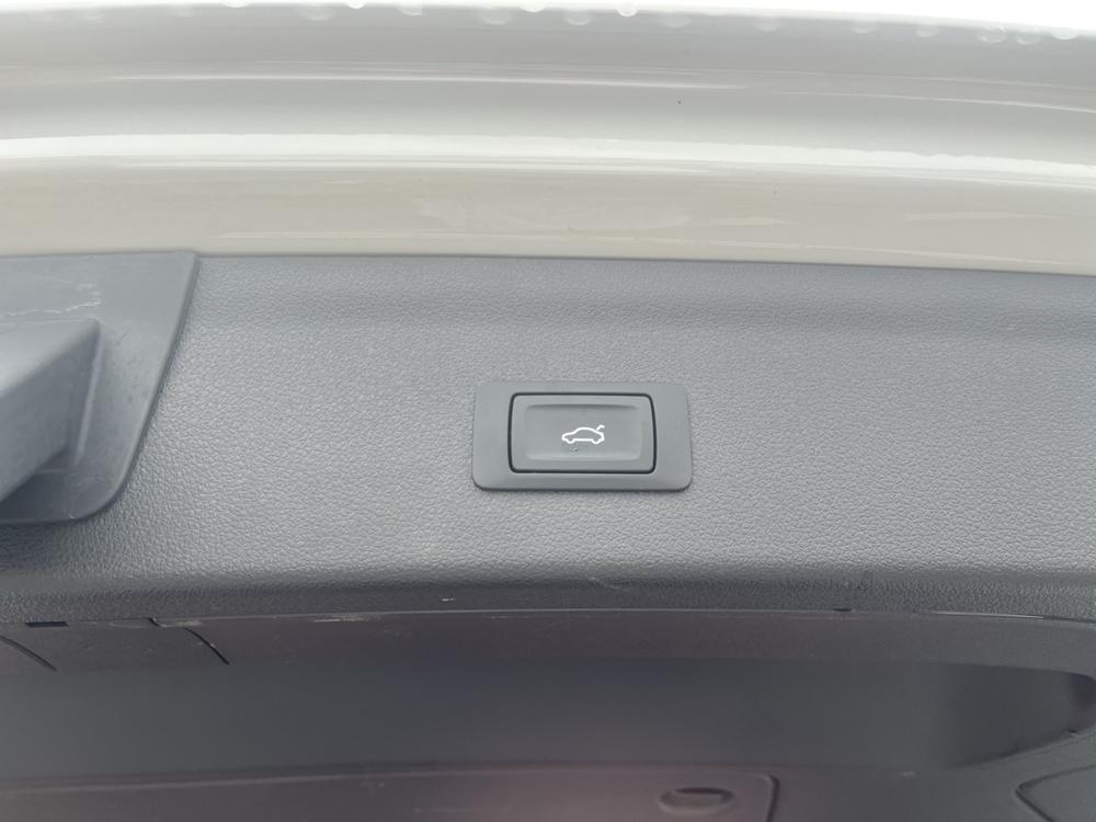 Audi Q3 2018 immagine di auto #12
