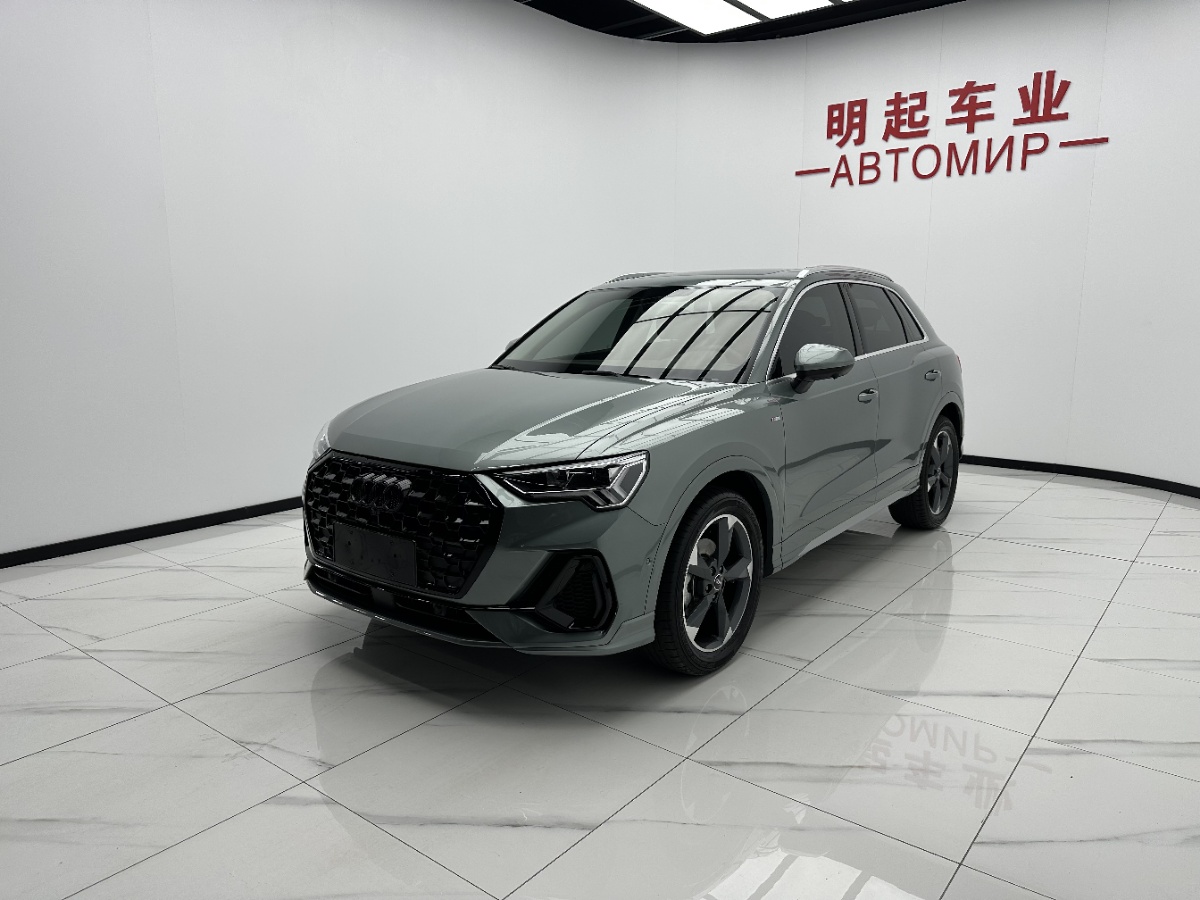 Audi Q3 2023 car image #4