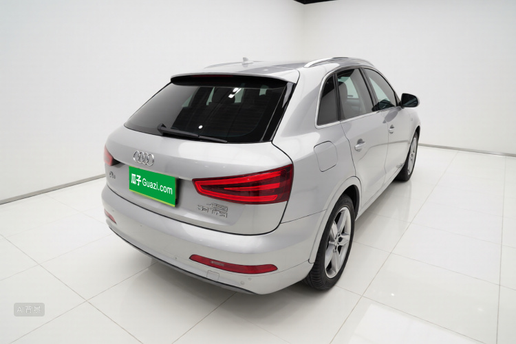 Audi Q3 2016 car image #7