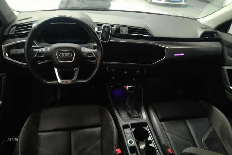 Audi Q3 2022 car image #11