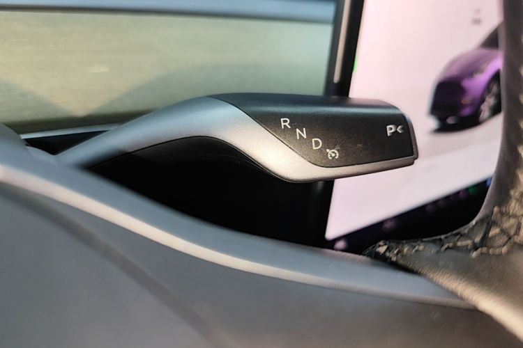 Tesla Model Y 2022 #14 Tesla Model Y 2022 car image #14