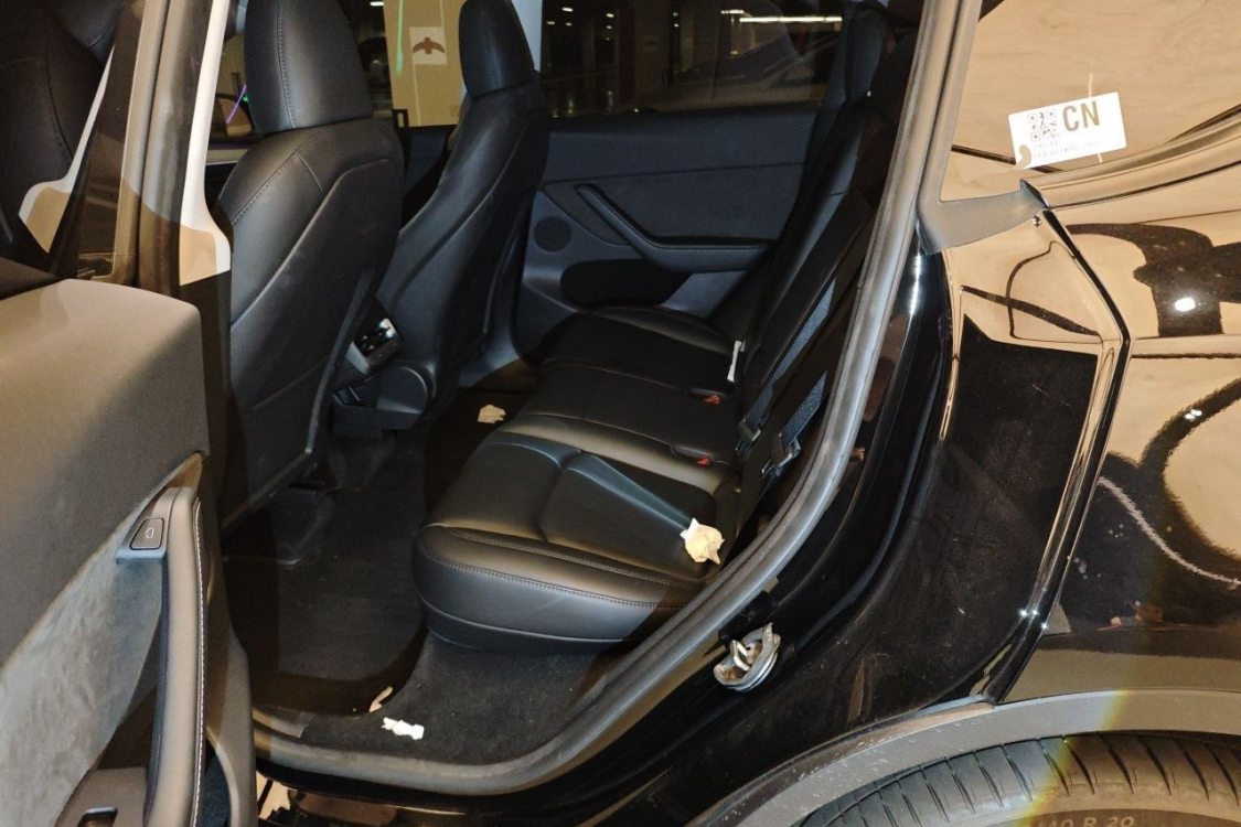 Tesla Model Y 2024 car image #20