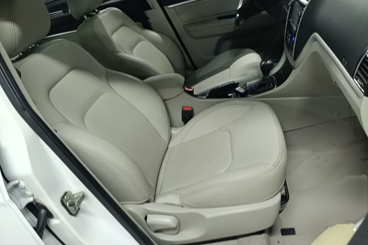 GEELY Emgrand 2015 car image #24