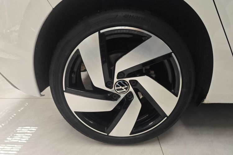 Volkswagen Golf 2024 صورة سيارة #10