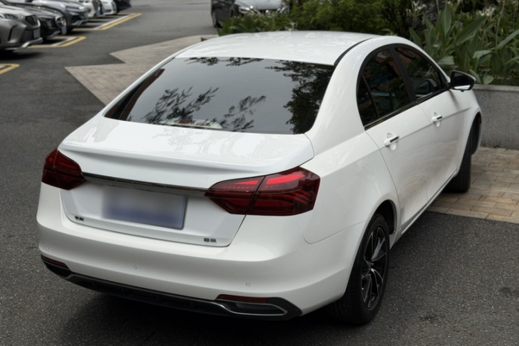 GEELY Emgrand 2019 #12 GEELY Emgrand 2019 car image #12