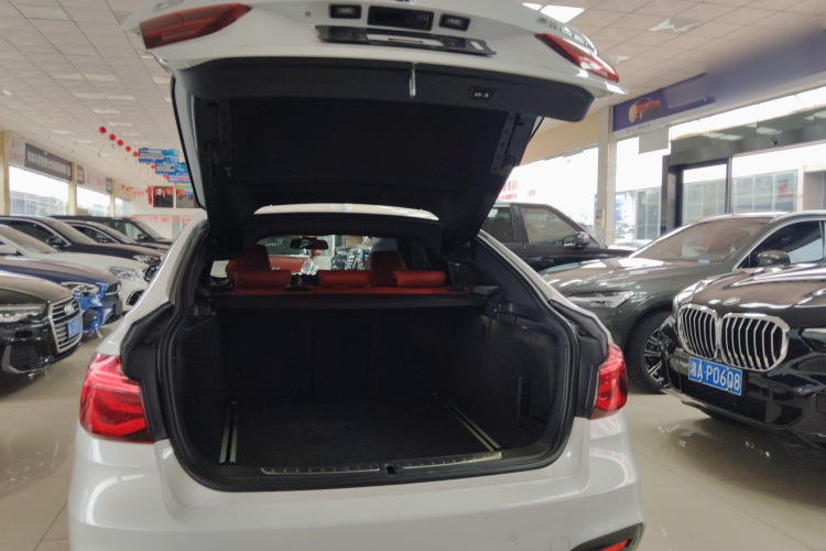 BMW 3 Series GT 2019 imagem de carro #19