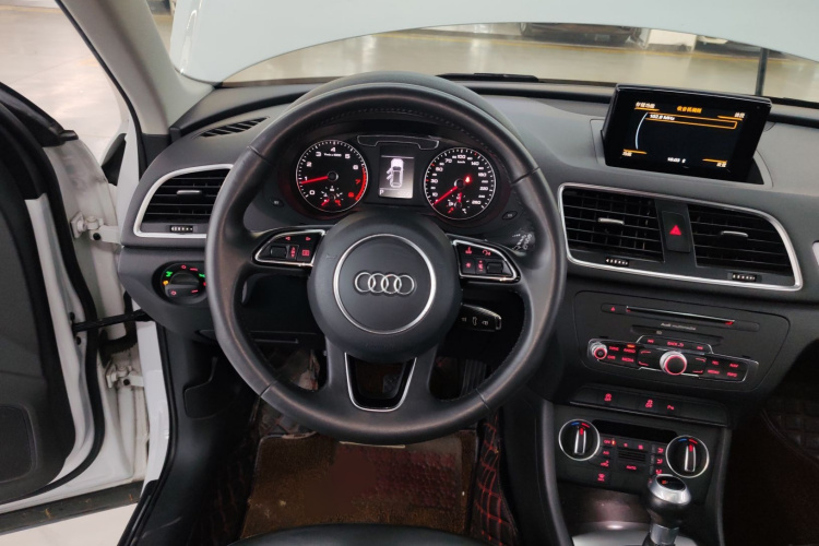Audi Q3 2018 image de voiture #11