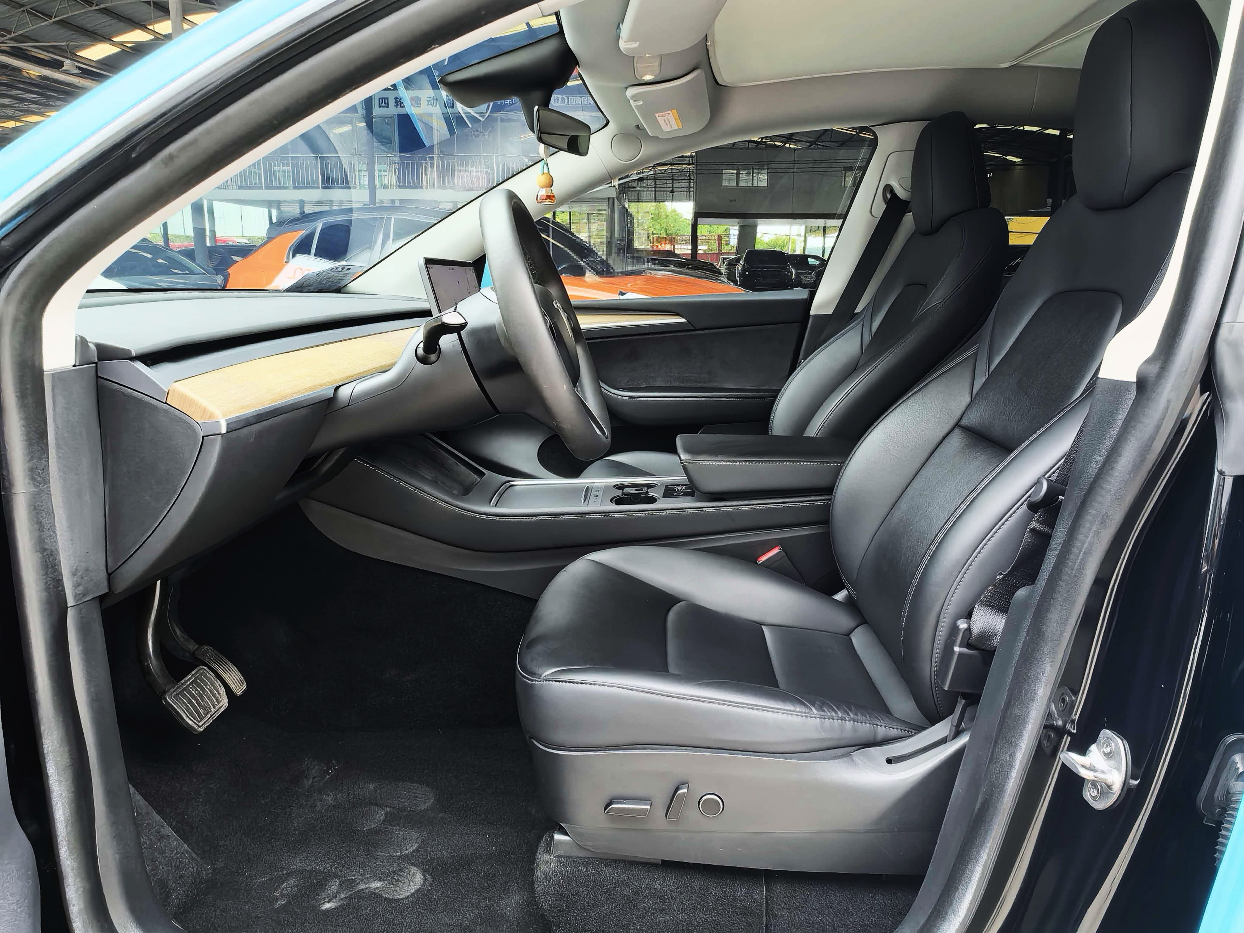 Tesla Model Y 2022 #3 Tesla Model Y 2022 car image #3