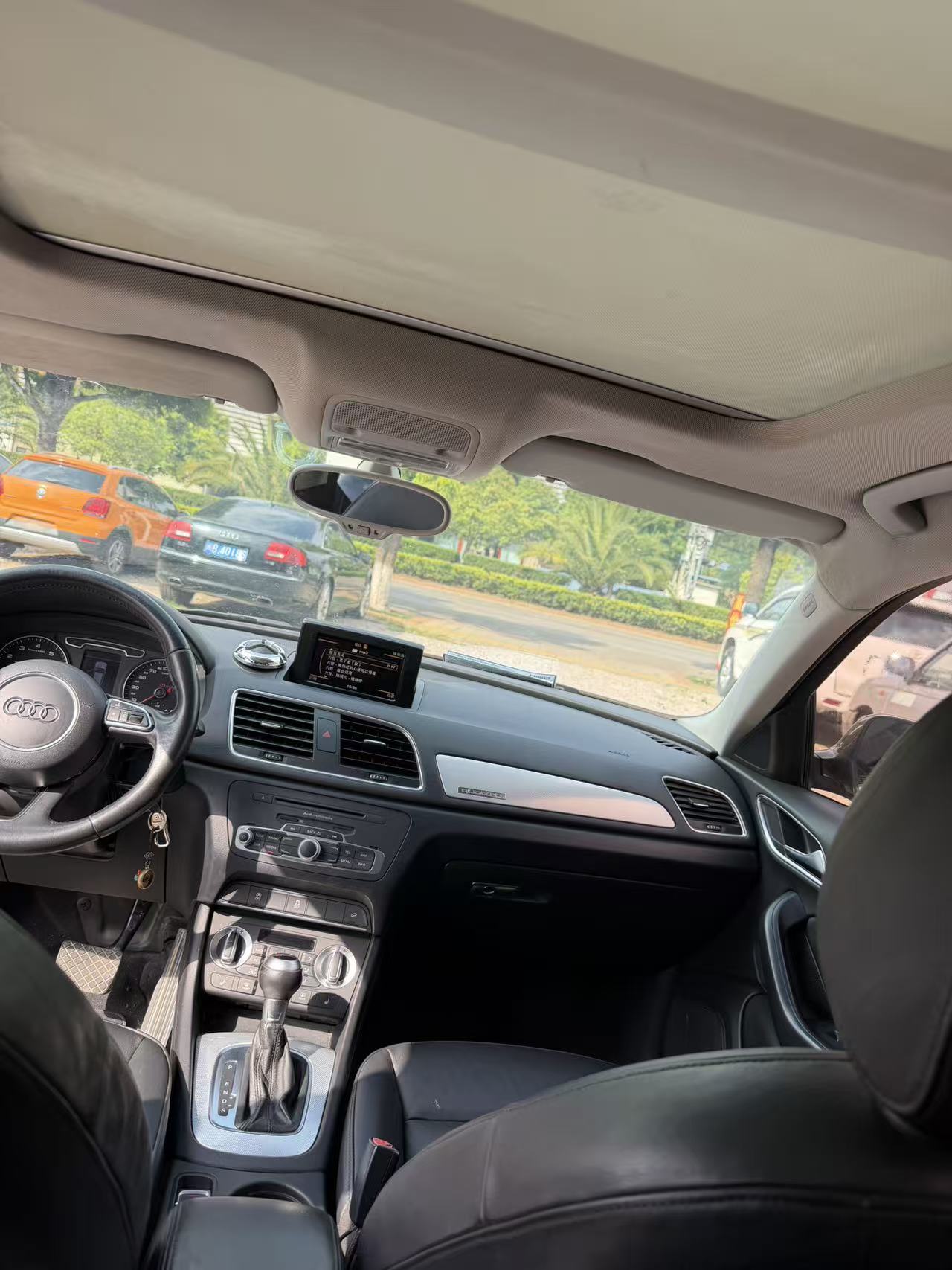 Audi Q3 2013 car image #9