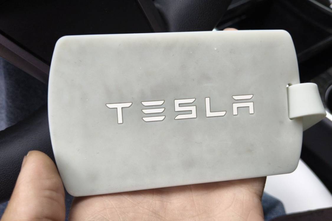 Tesla Model 3 2020 car image #28