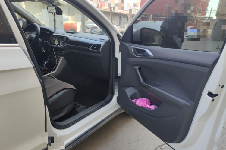 Volkswagen T-Cross 2020 изображение автомобиля #23