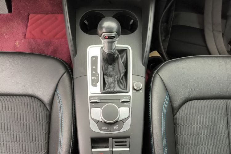 Audi A3 2018 car image #14