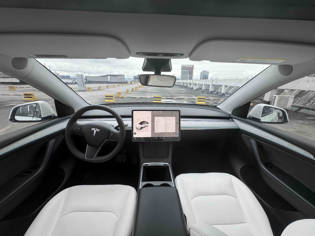 Tesla Model Y 2022 #5 Tesla Model Y 2022 car image #5