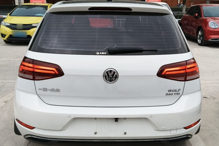 Volkswagen Golf 2019 #4 Volkswagen Golf 2019 صورة سيارة #4