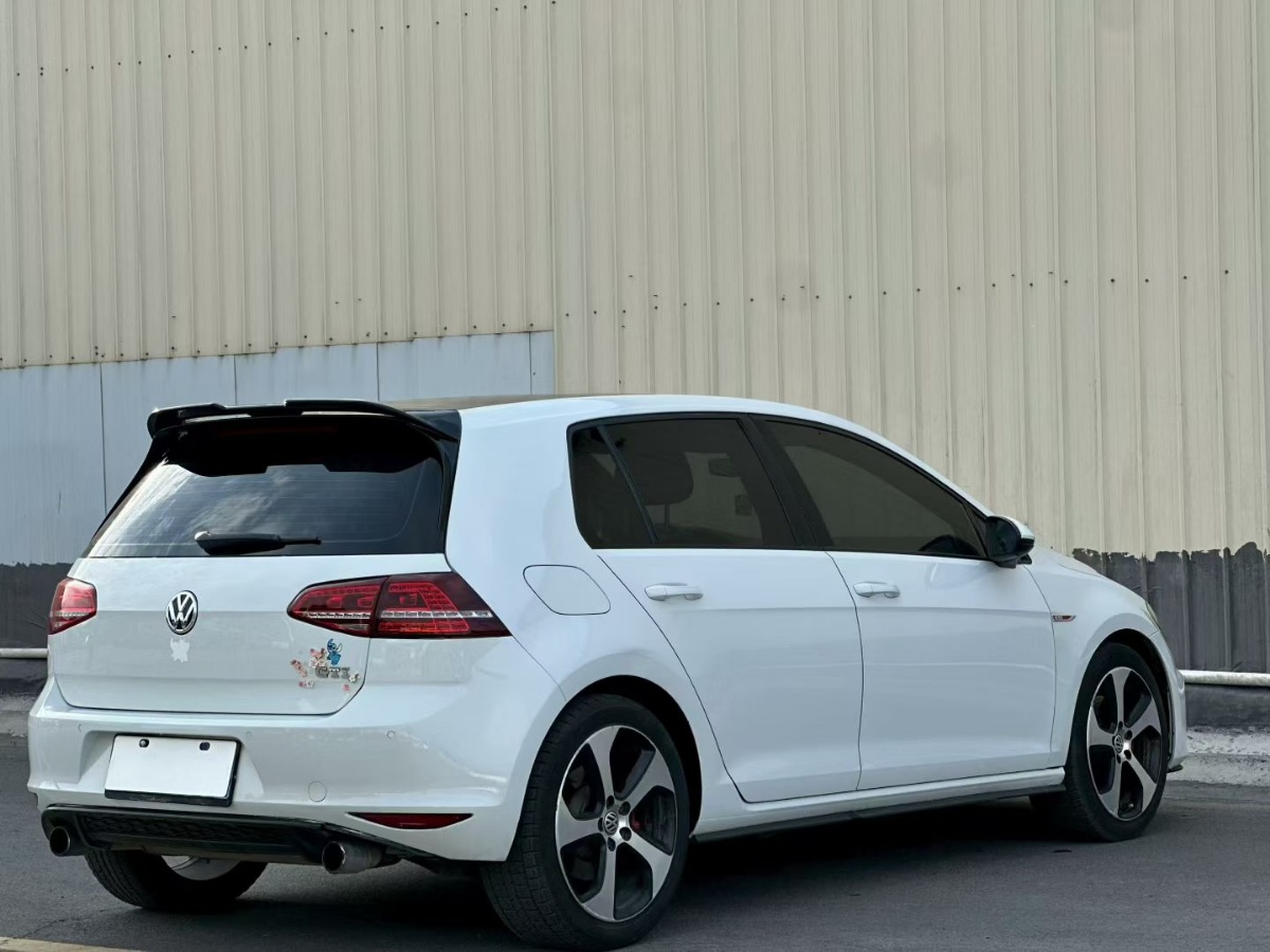 Volkswagen GolfGTI 2018 car image #7
