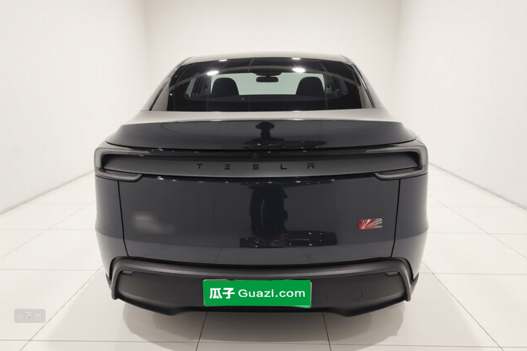 Tesla Model Y 2025 #6 Tesla Model Y 2025 car image #6